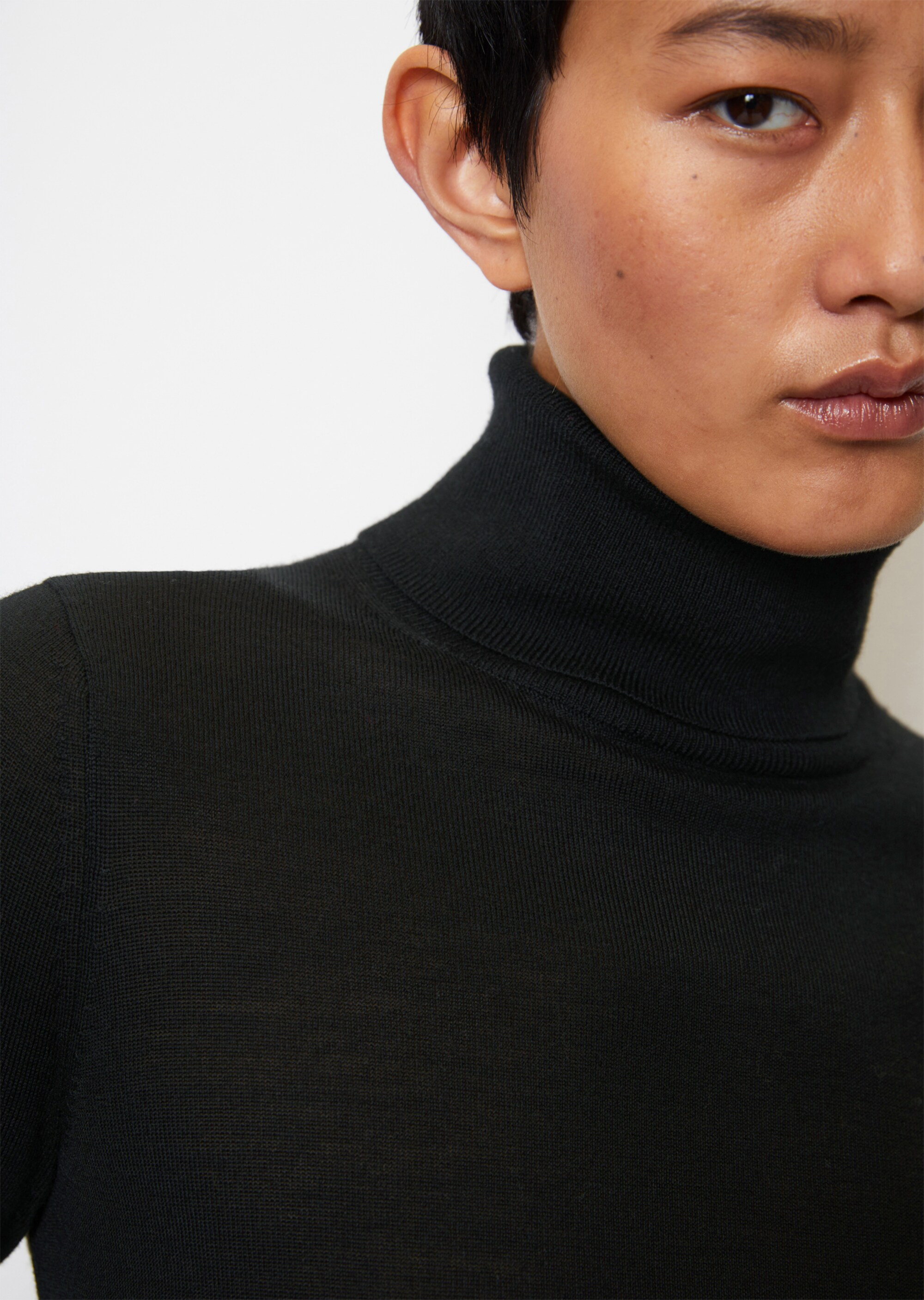 Feinstrick-Rollkragenpullover regularaus reiner Merinowolle