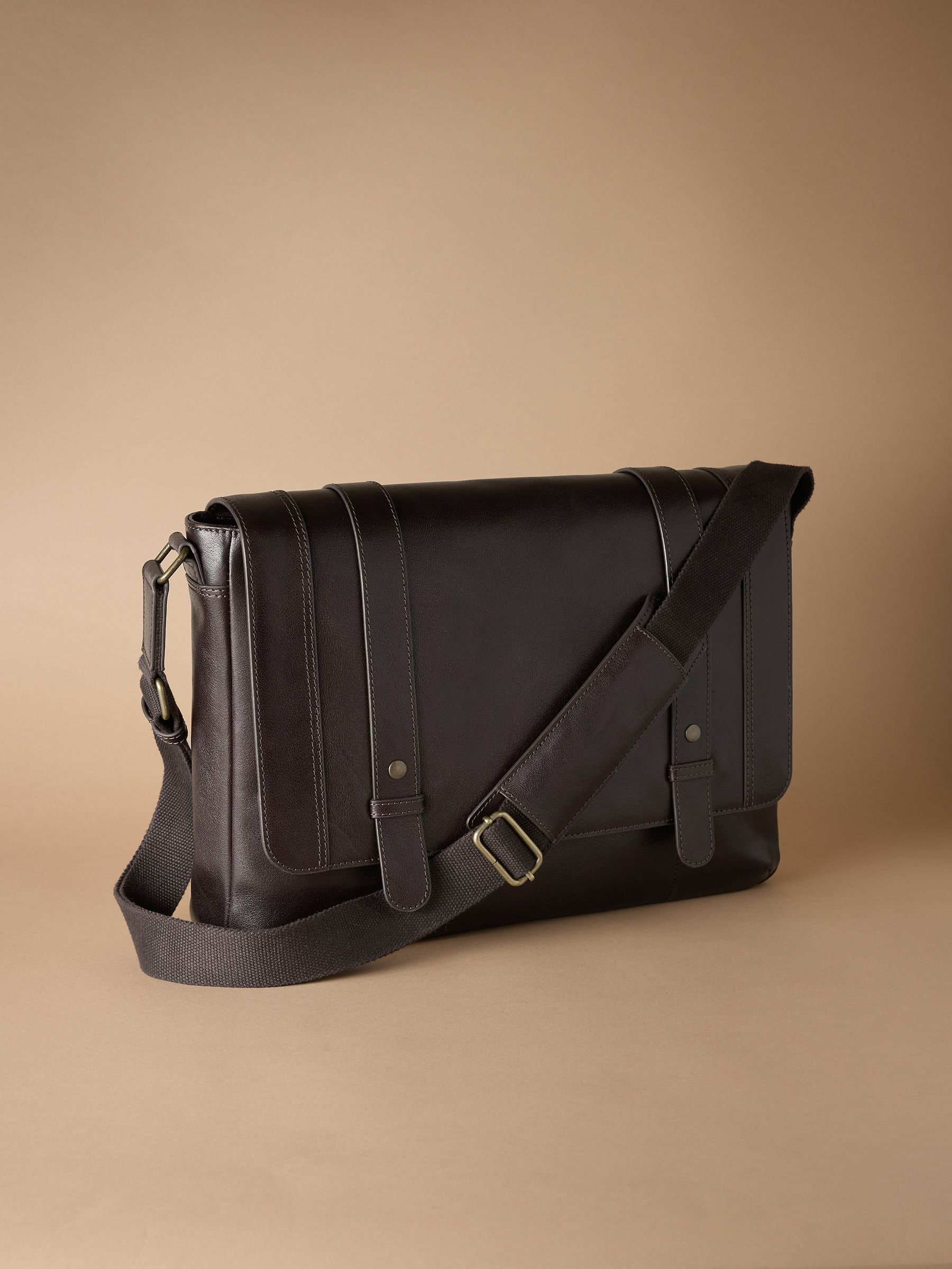 Bruin - Signature Messenger