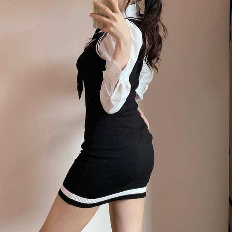 Sosana - Mouwloze V-hals gebreide mini-jurk / gescheurde jeans / camisole top / vlinderprint jeans