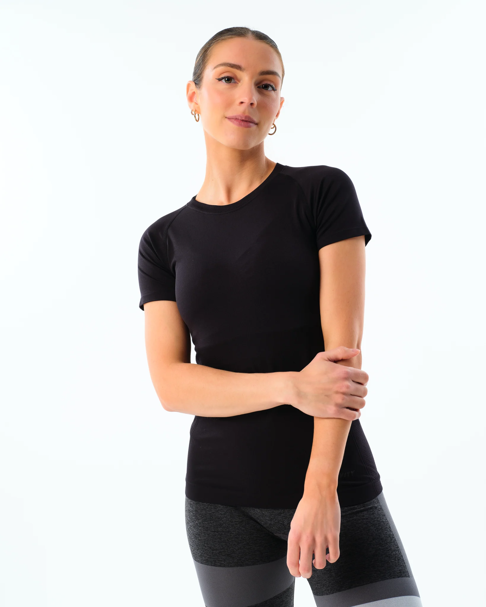 LEVITY Essential Seamless T-shirt Black Beauty