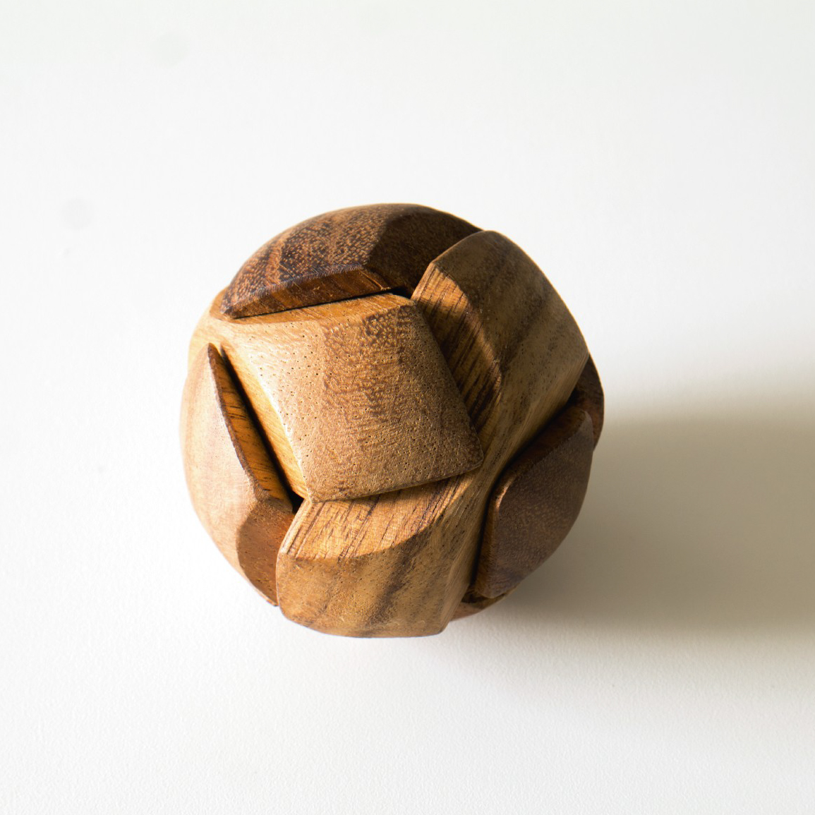 Puzzle 'Ball' aus Holz, braun, Ø 7 cm günstig bestellen