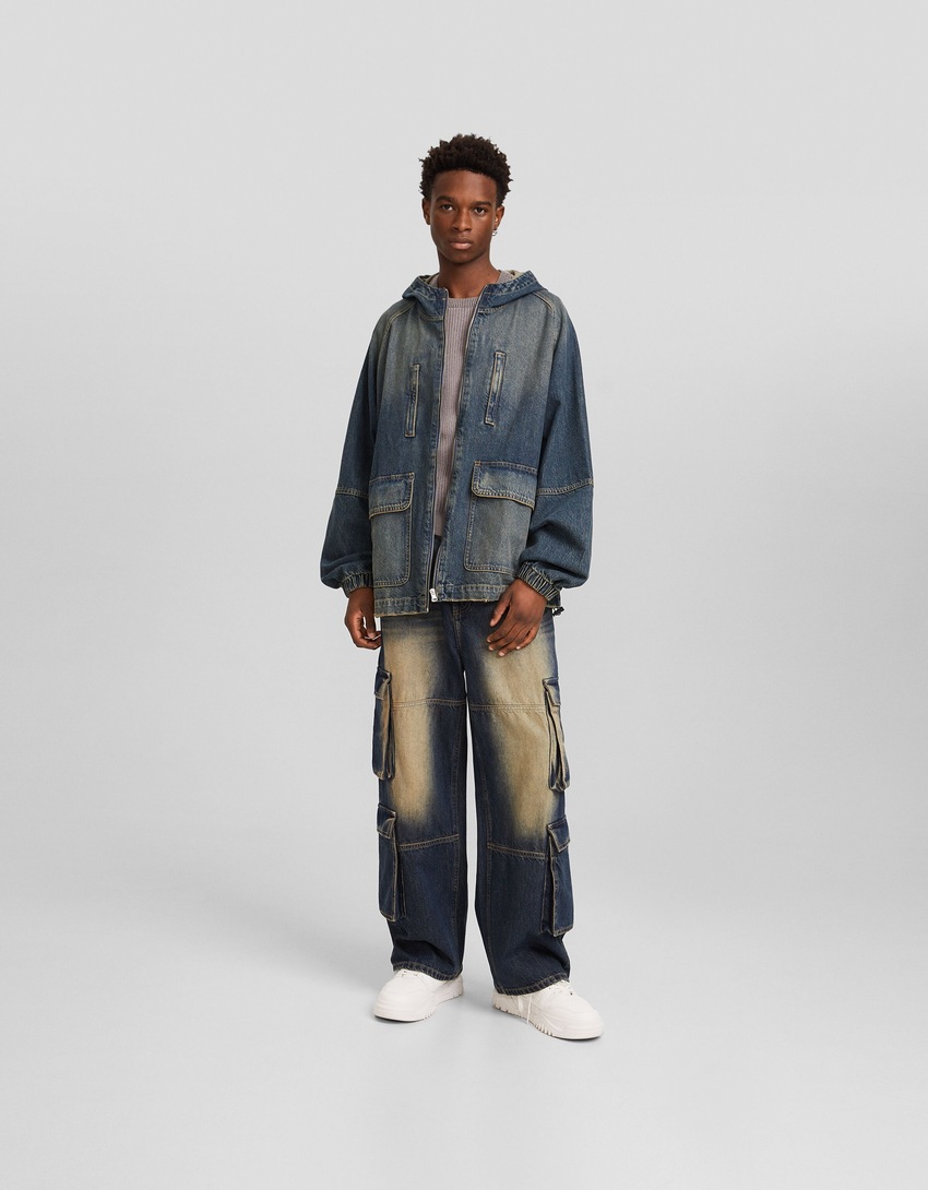 Jaqueta jeans com vários bolsos