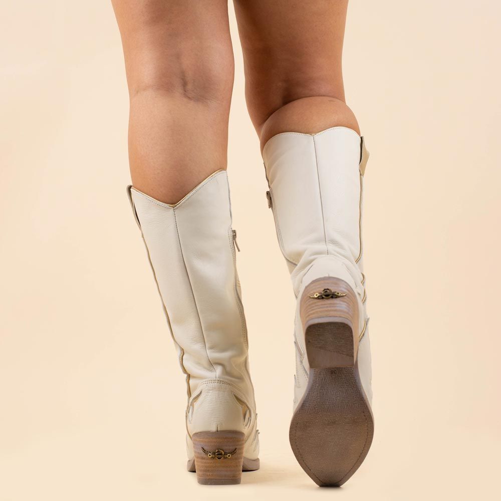 Nemonic 2382 boots offwhite