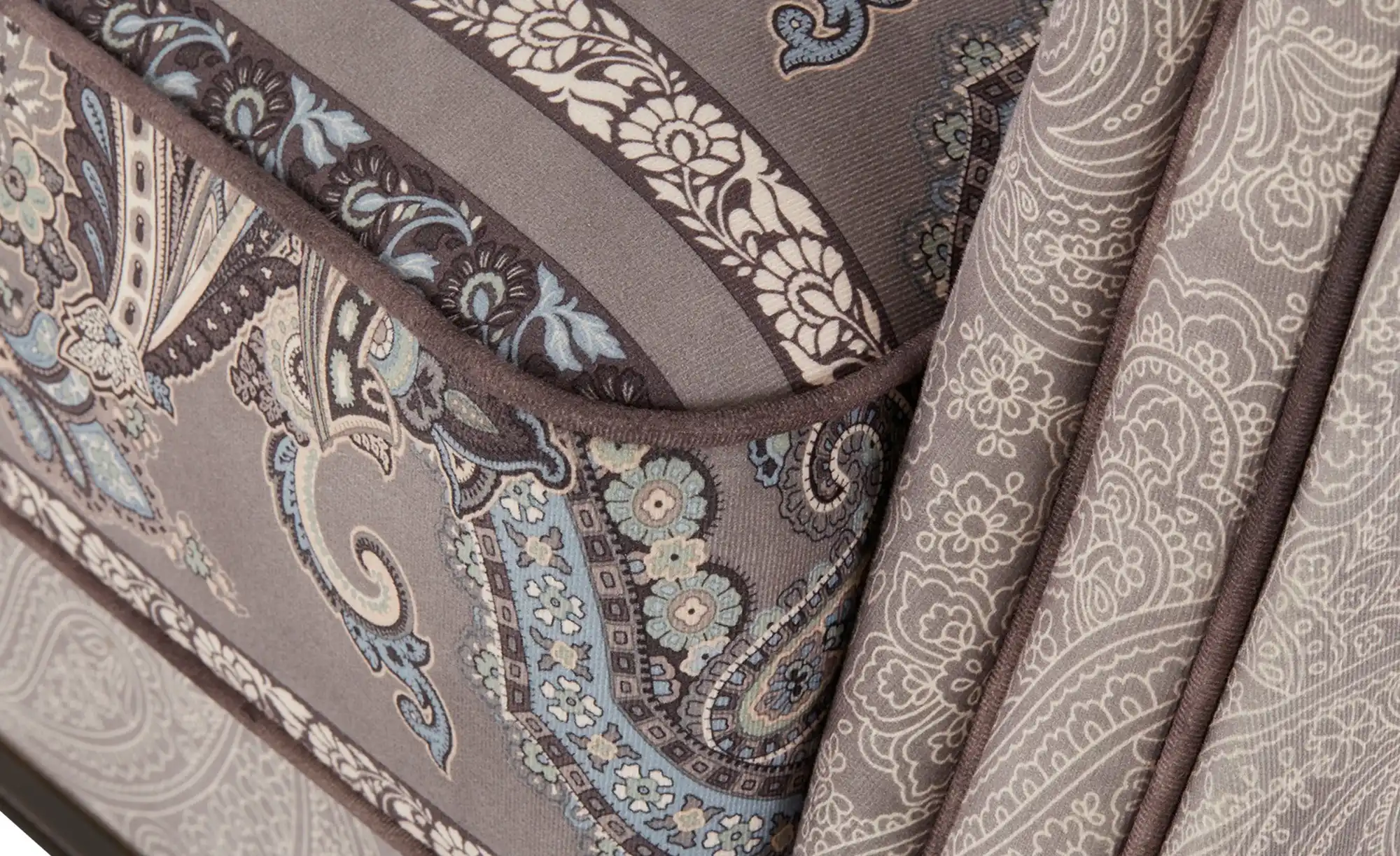 bassetti by SCHRÖNO Sessel aus Velours Salina
