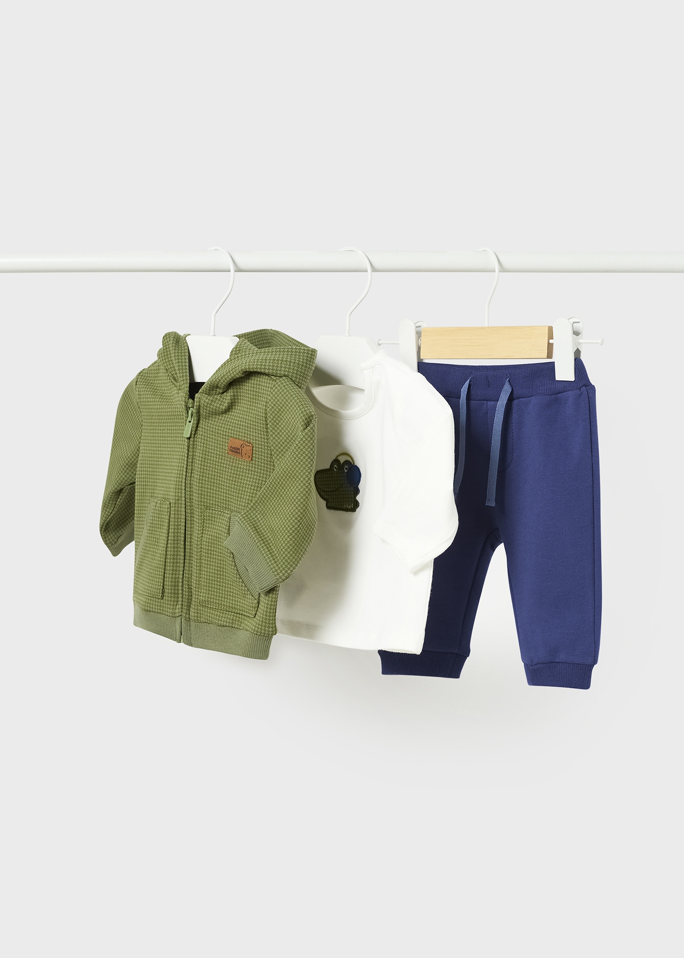 Conjunto de moletom de 3 peças Better Cotton para recém-nascidos