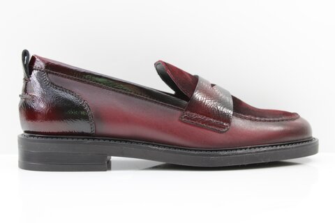 Gil Peterson Slipper