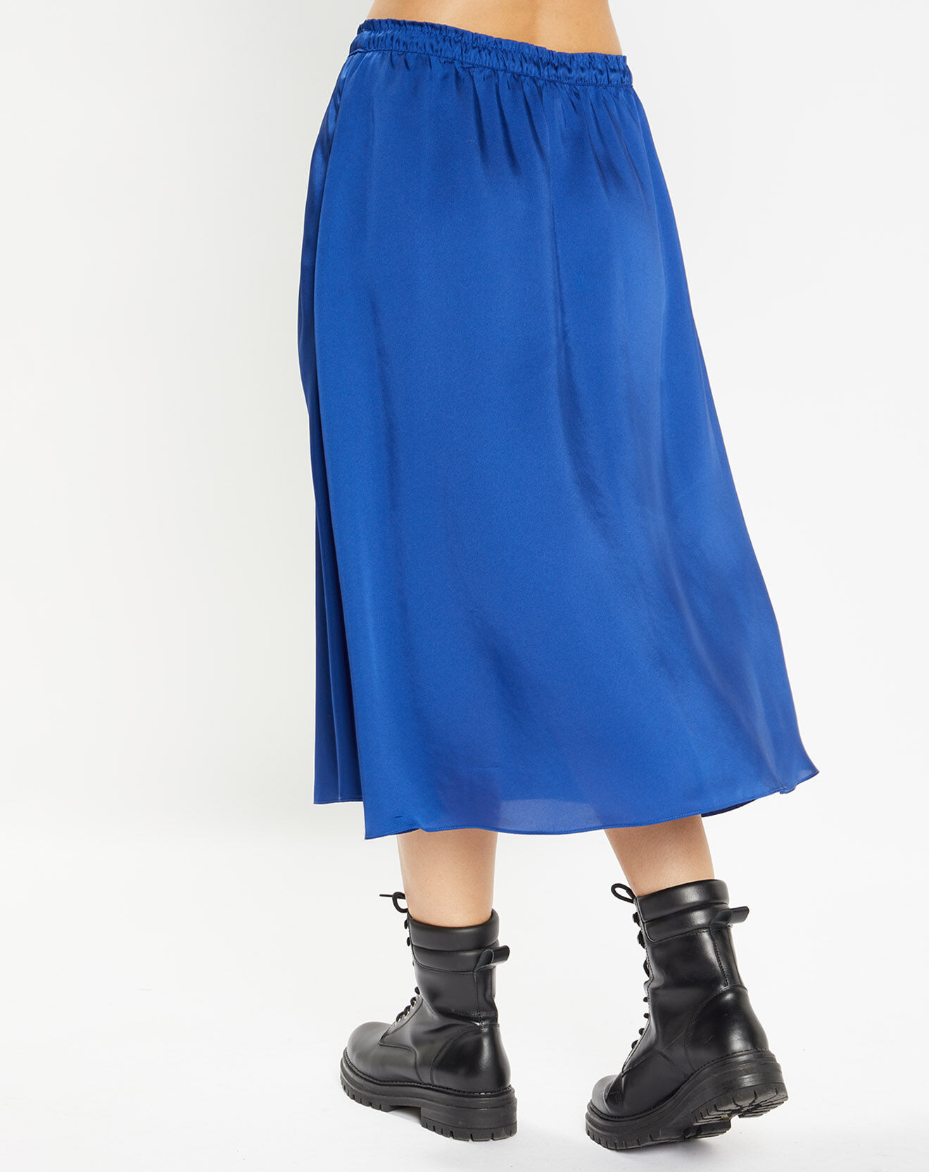 Galeries Lafayette Jupe mi-longue en Satin Roll bleue
