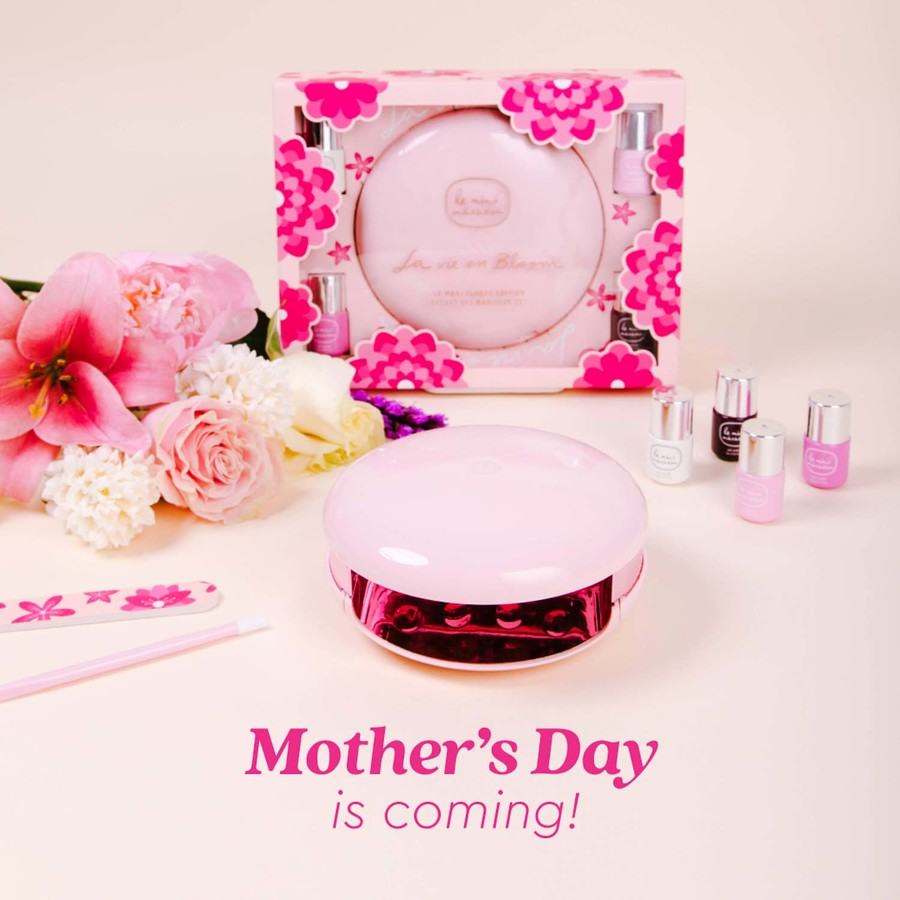 Le Mini Macaron Manicure Kit Le Maxi La Vie En Bloom