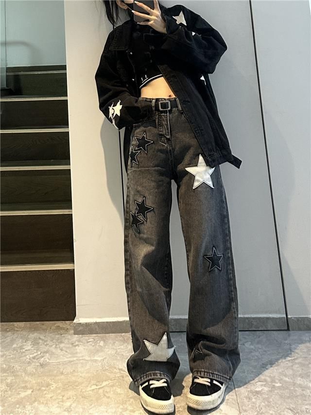 Coline - Mid Waist Star Applique Washed Loose Fit Jeans