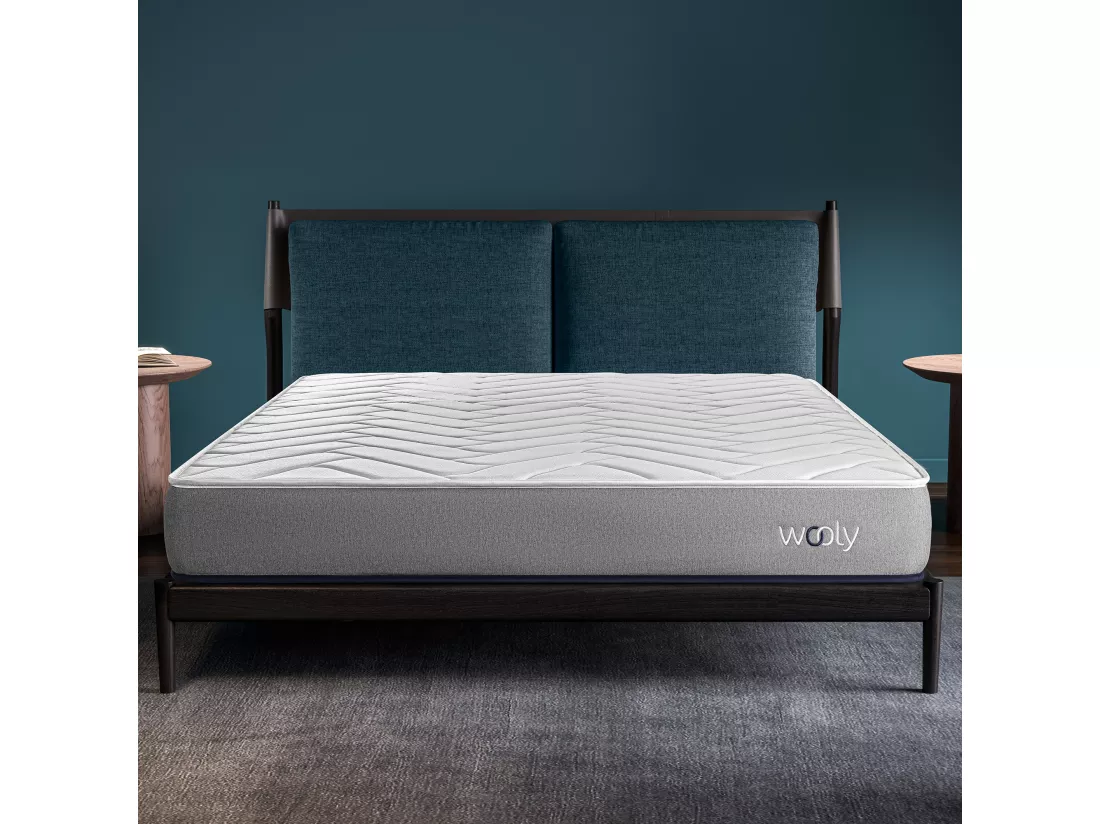 Matelas Wooly One M 140x190 cm - Mousse mémoire de Forme adaptative - 7 Zones Blue - Latex + HR - Confort Optimal - Equilibré - Hypoallergénique
