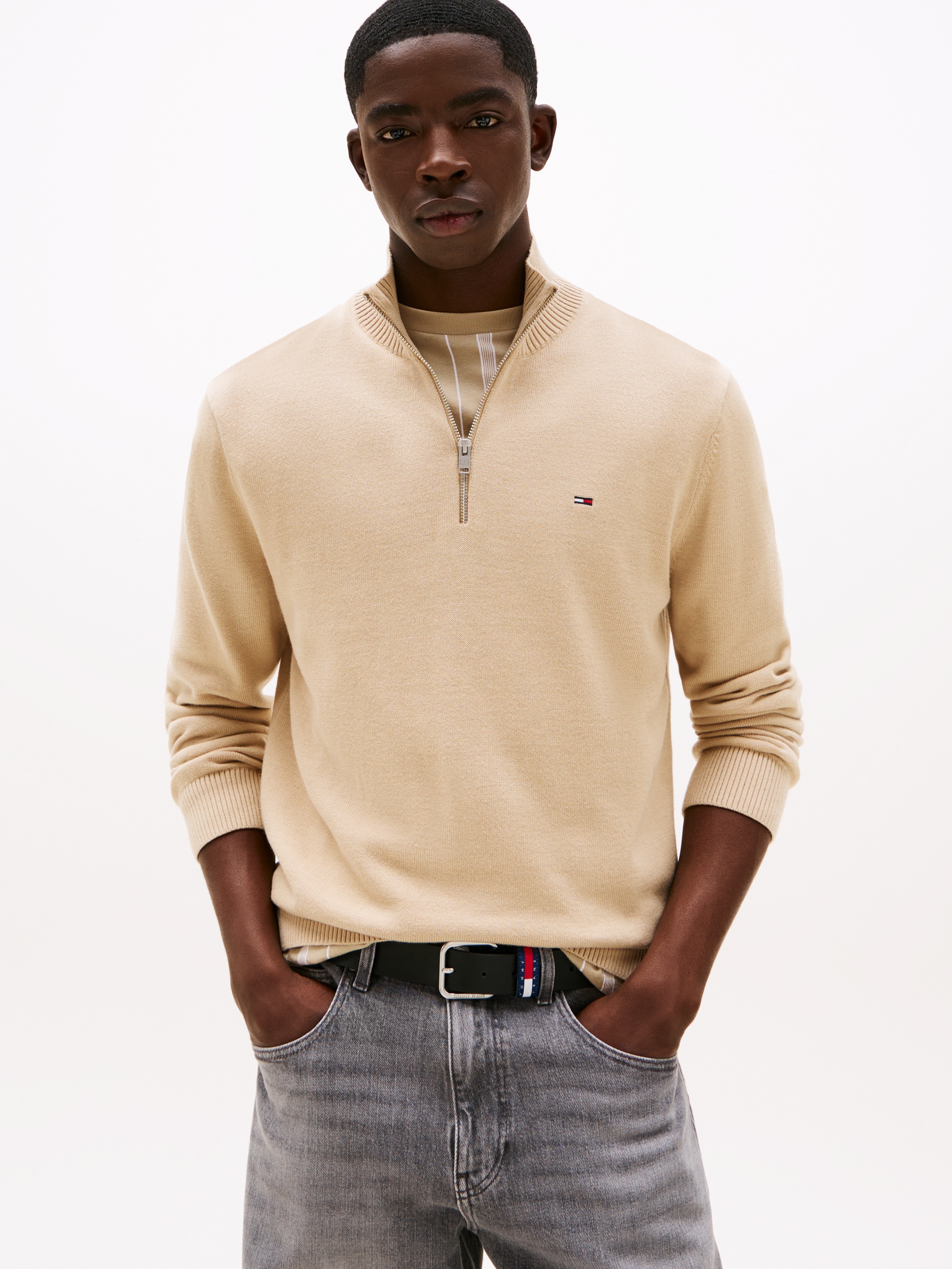 Tommy Jeans Strickpullover »TJM SLM ESS LIGHT ¼ ZIP SWTR EXT«, Mit Rundhalsausschnitt
