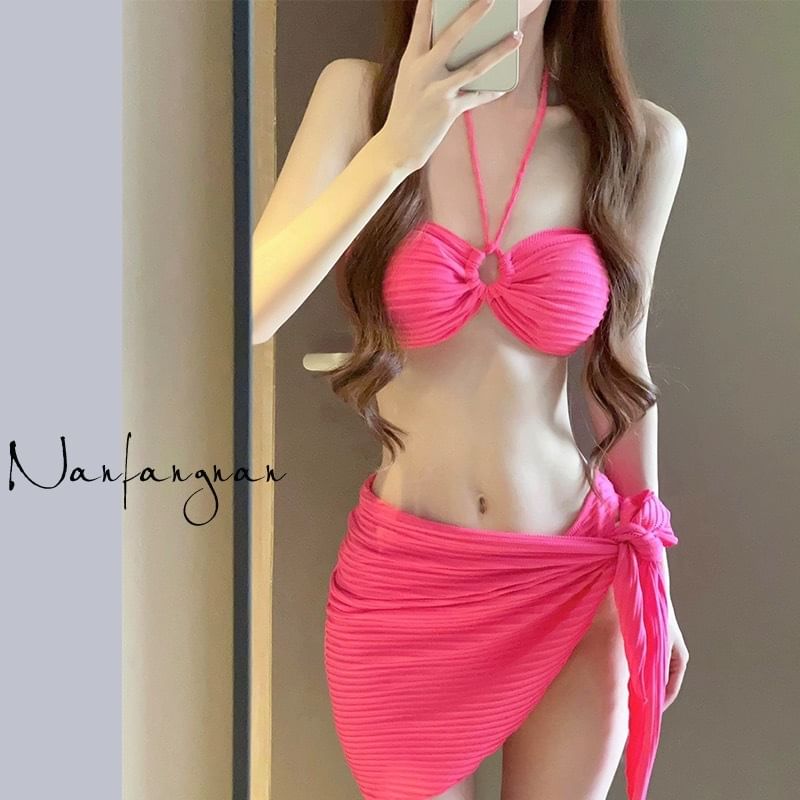 Meisjesbenodigdheden - Set: Halter effen hoepel accent bikini top + broekje + bedekkende rok