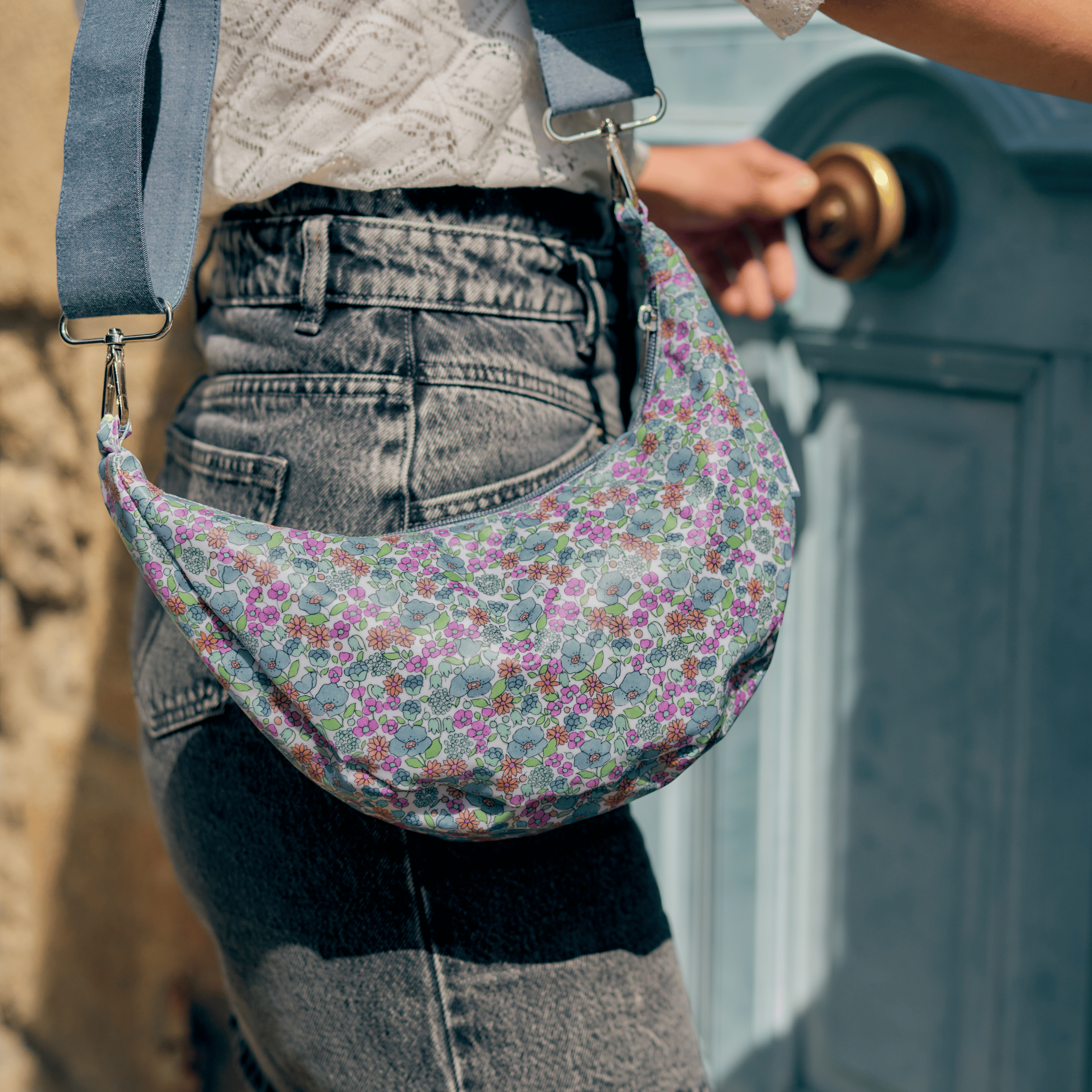 Petit Sac Demi Lune Pastel Fleuri