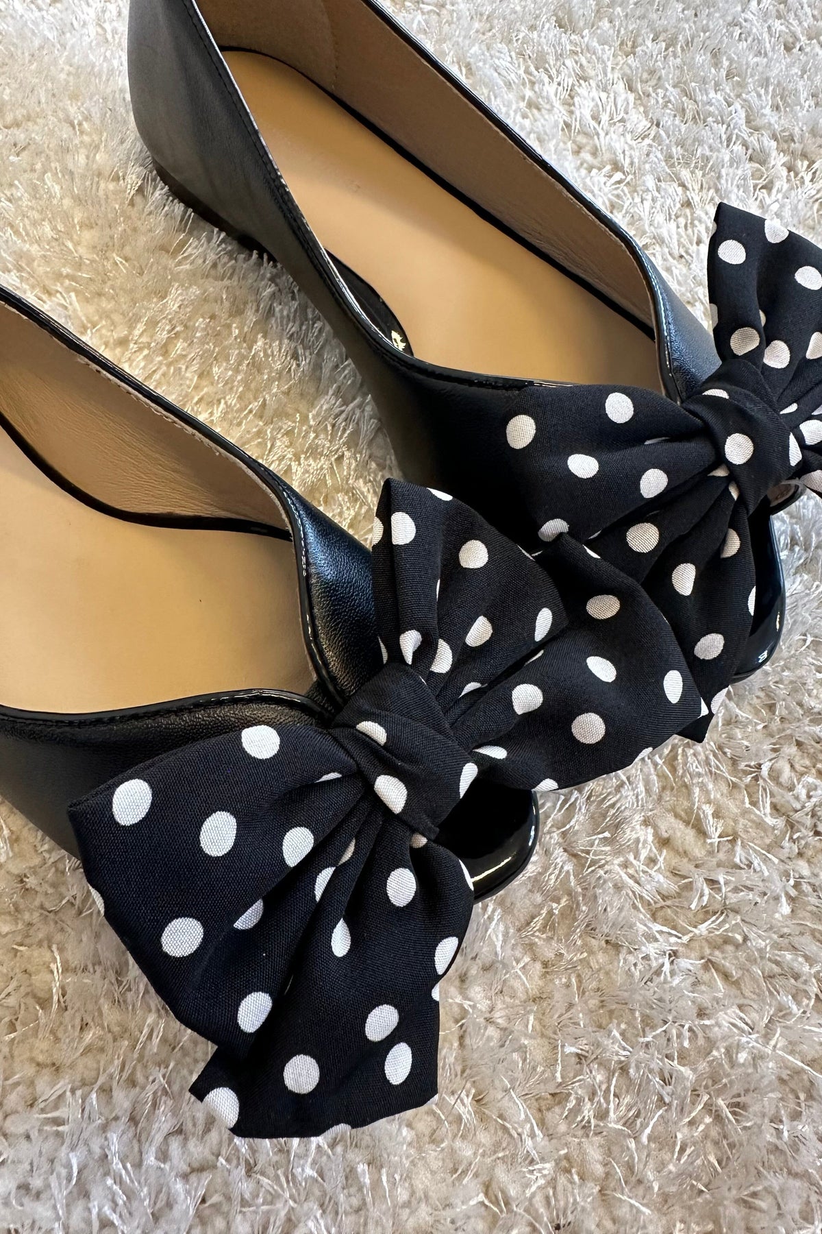 Mellow Moon Amalie black white dots