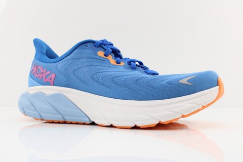 HOKA Arahi 6