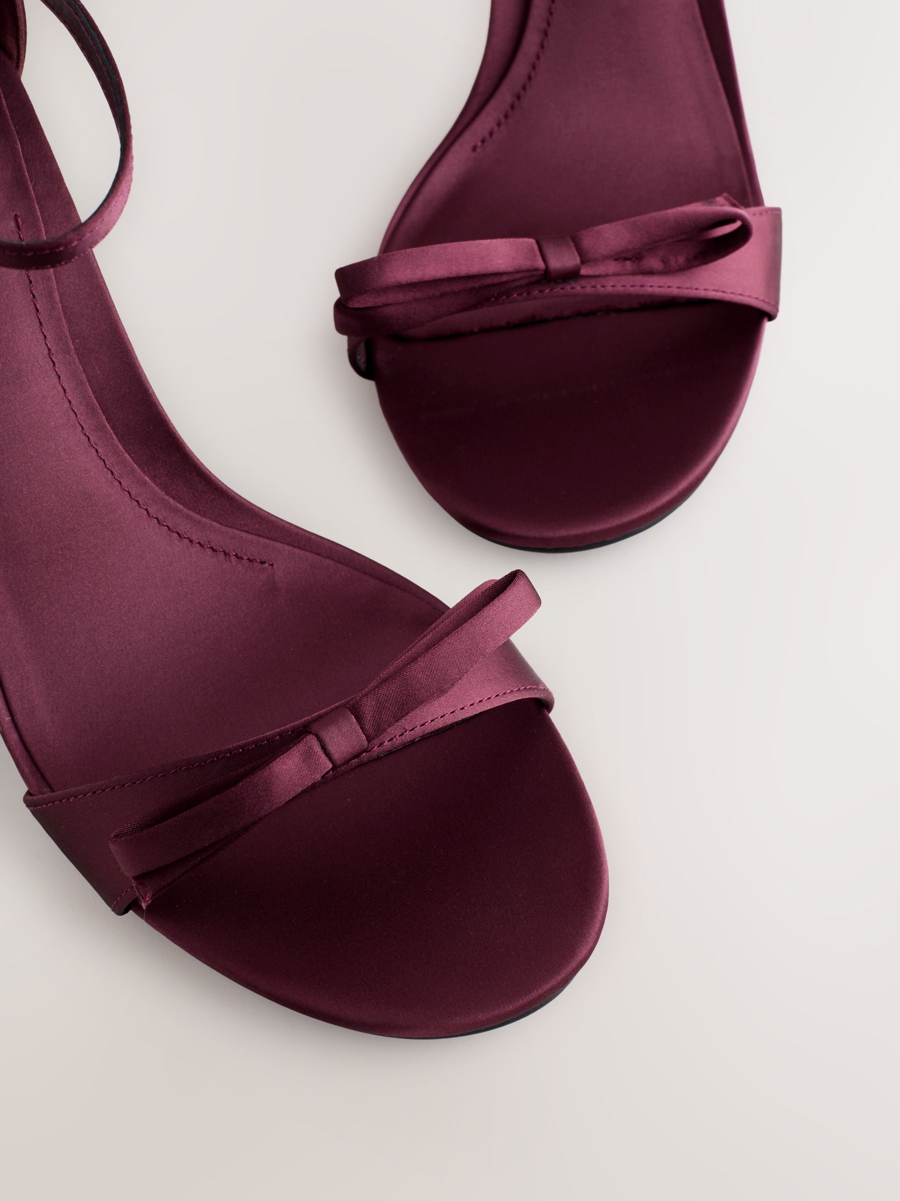 Bordeauxrood - Forever Comfort® Mini Satin Bow Heeled Sandals