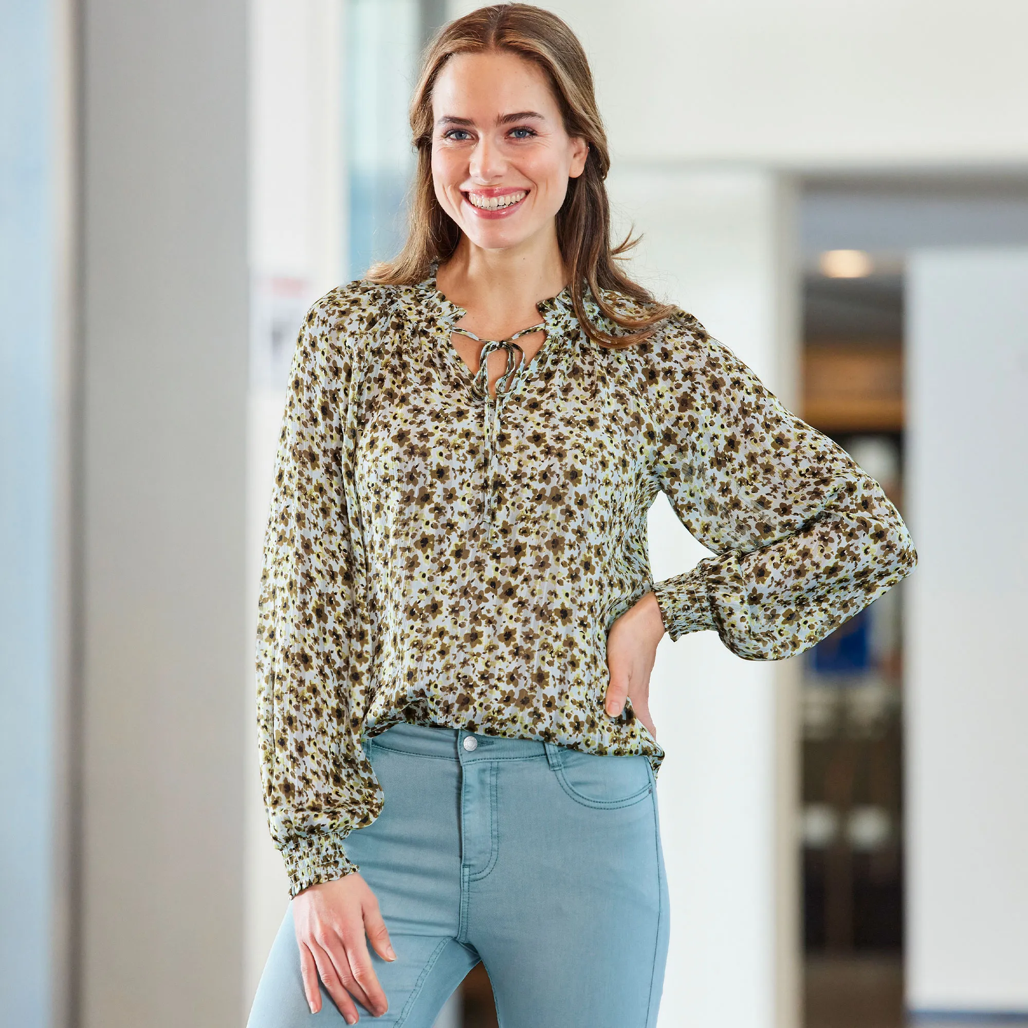Damen-Bluse mit trendigem Muster