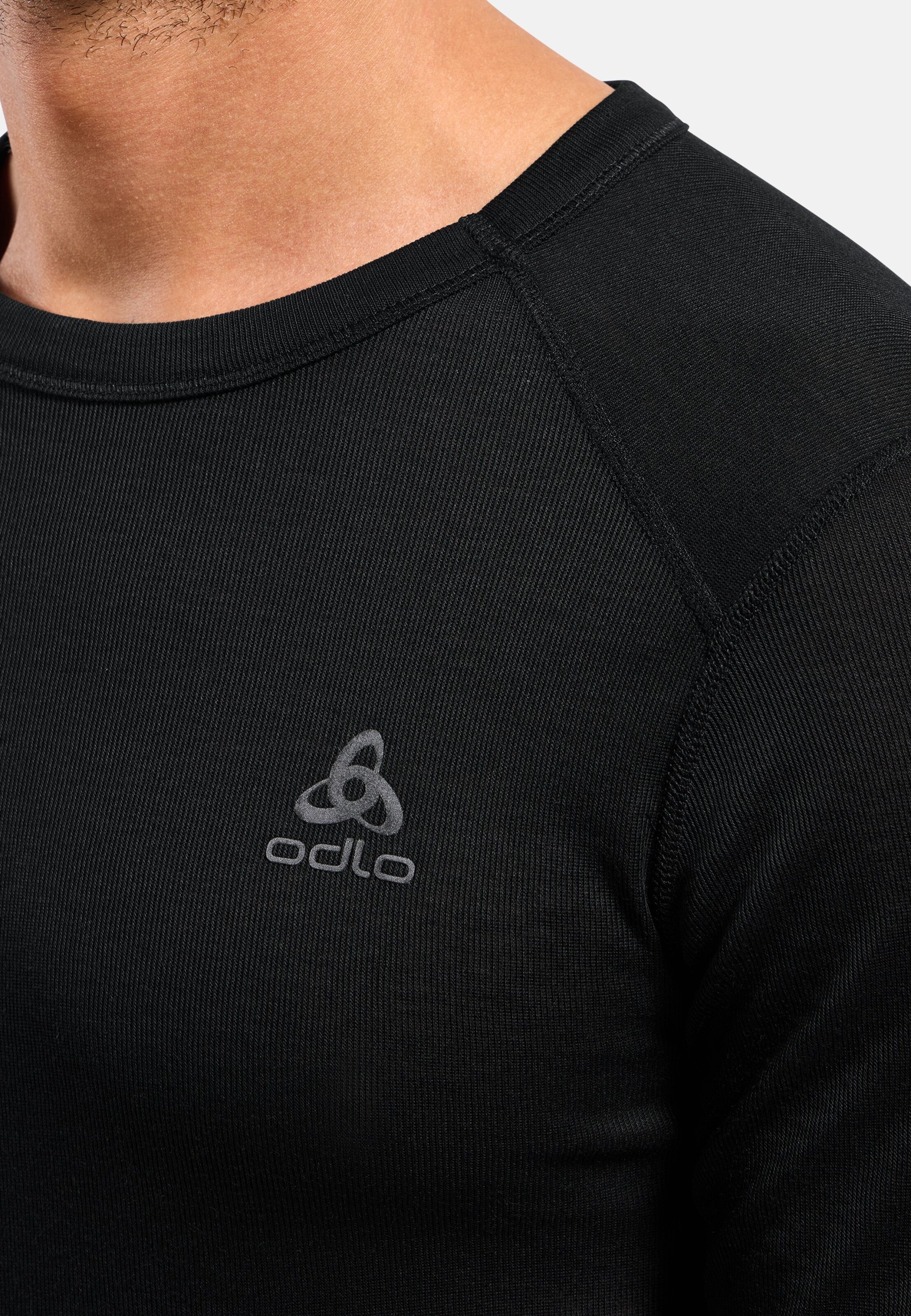 Active Warm Base Layer T-shirt in black