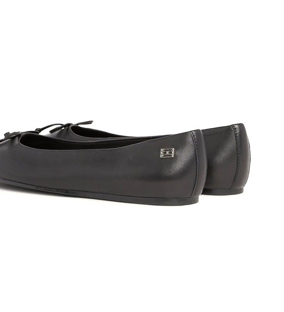 Sapatilhas de couro Tommy Hilfiger Essential, pretas.