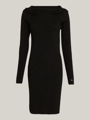 Vestido curto de malha justo com ombros à mostra