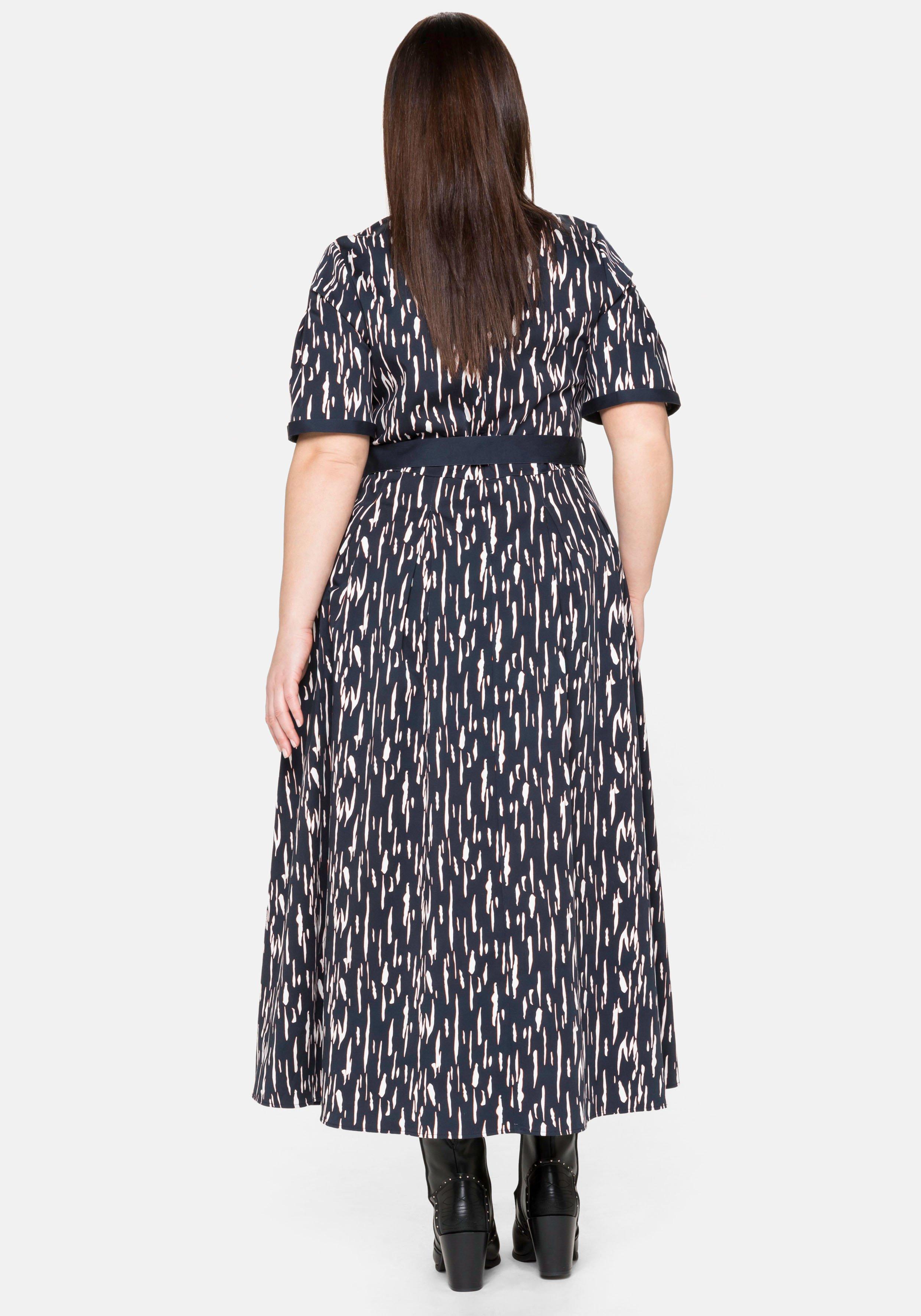 Midikleid mit Bindegürtel und Alloverdruck