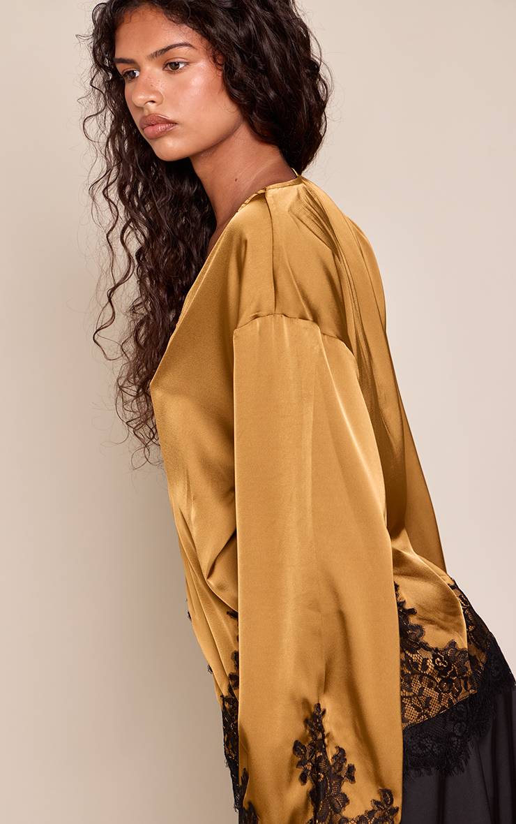 Vert Olive Chemisier Cache-cœur En Satin Avec Détails En Dentelle