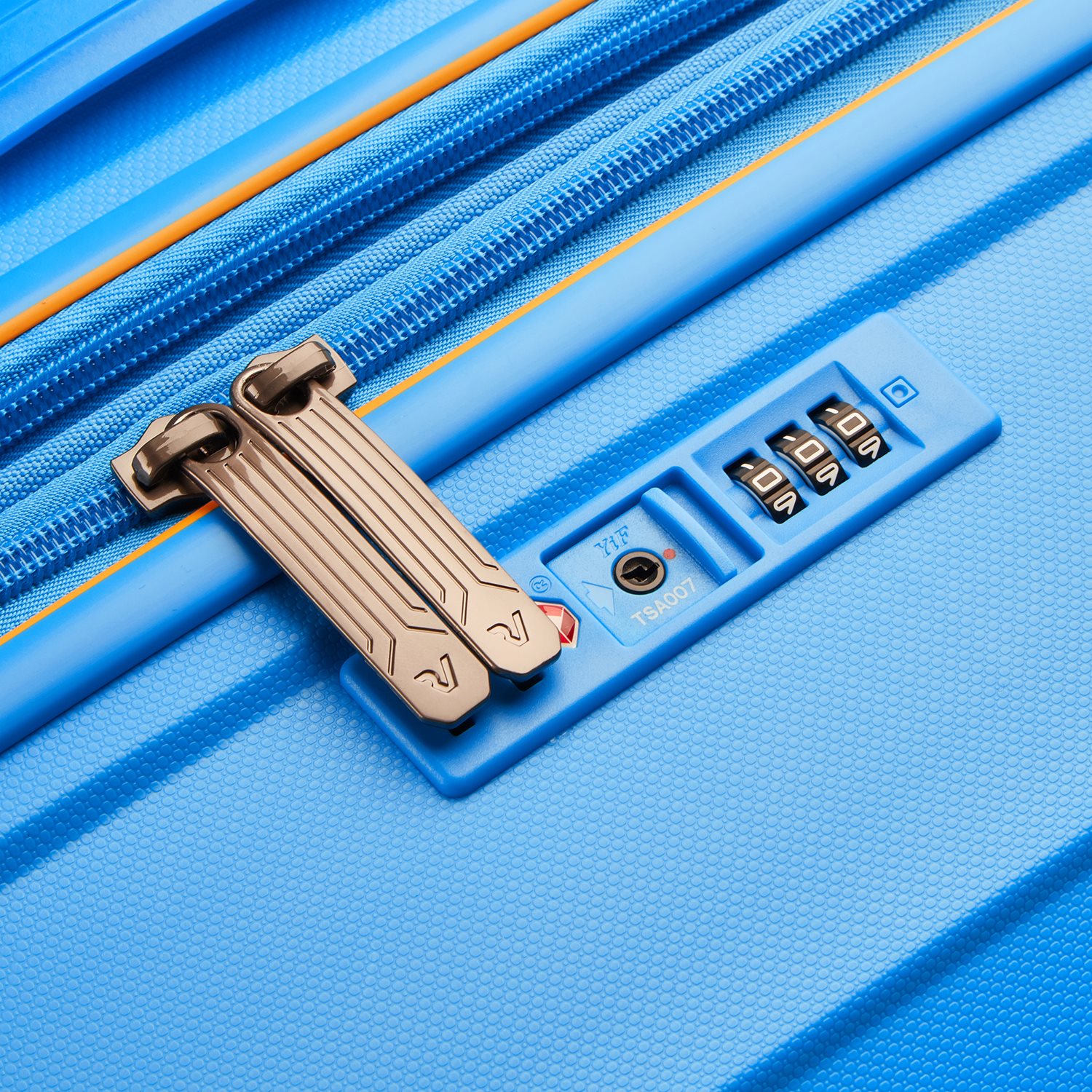 Roncato B-Flying Expandable Trolley 78 spot sky blue