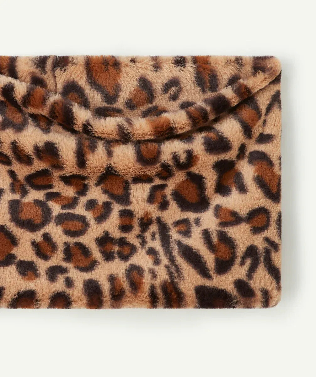 TAPE A L'OEIL<br>Cachecol felpudo com estampa de leopardo