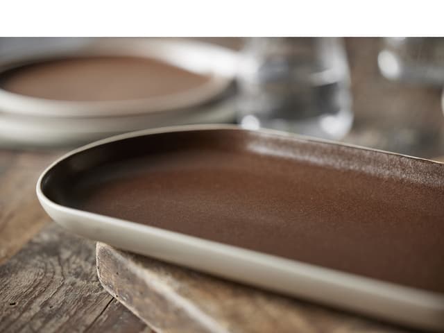 Studio Round Serveringsfad Matte white/Matte bark