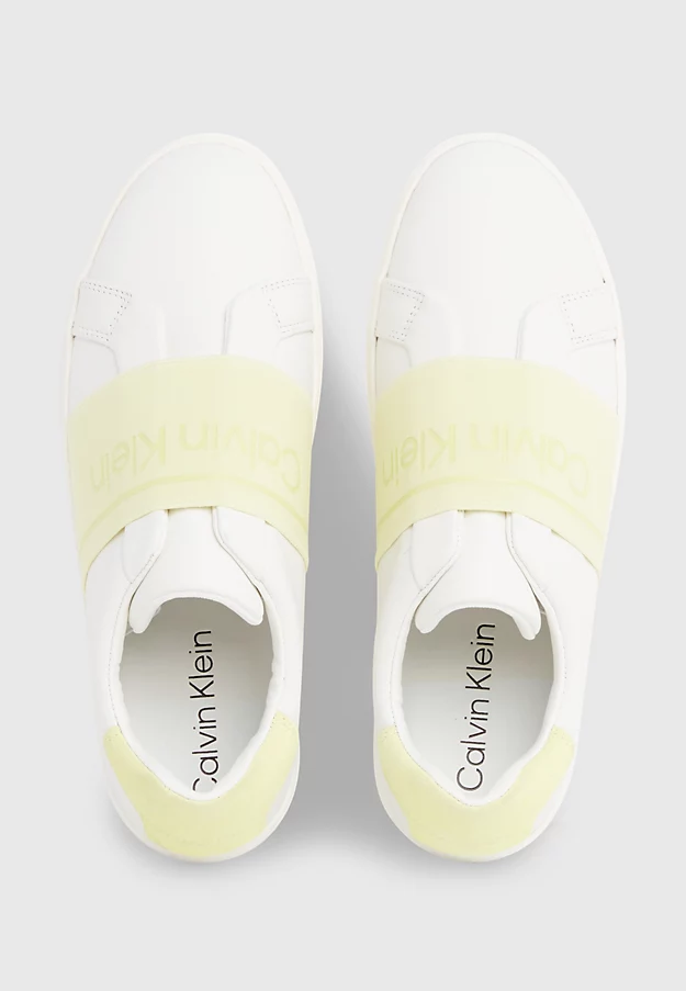 Sapatos de couro sem cadarço