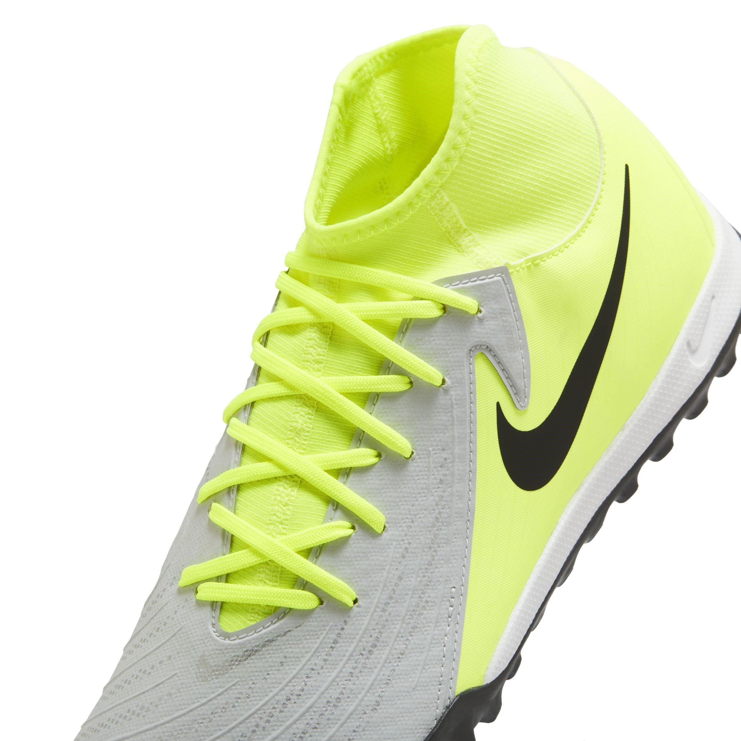 Nike Pantom Luna II Academy Turf Football Boots