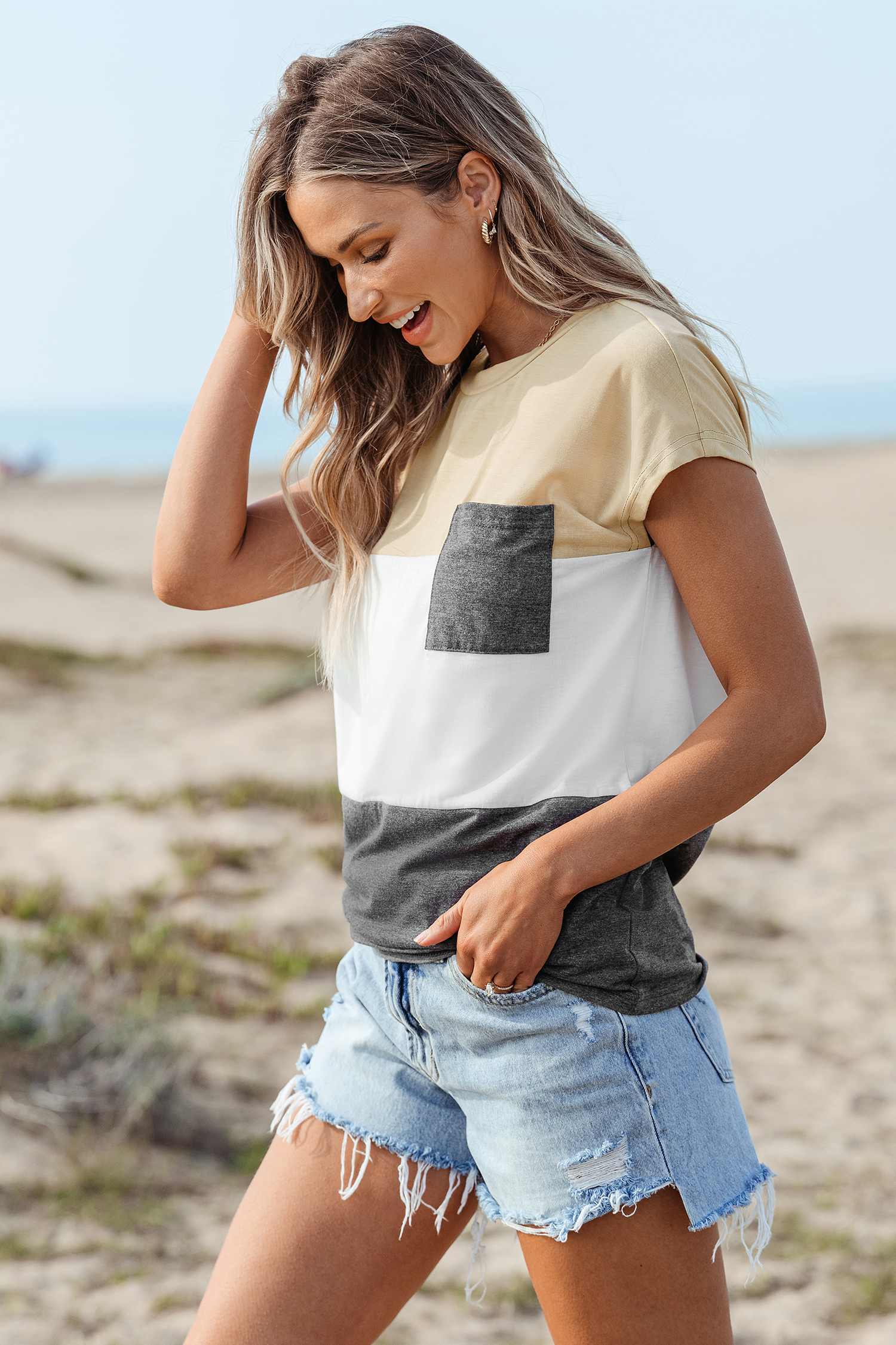 T-shirt avec poches à bloc couleur neutre