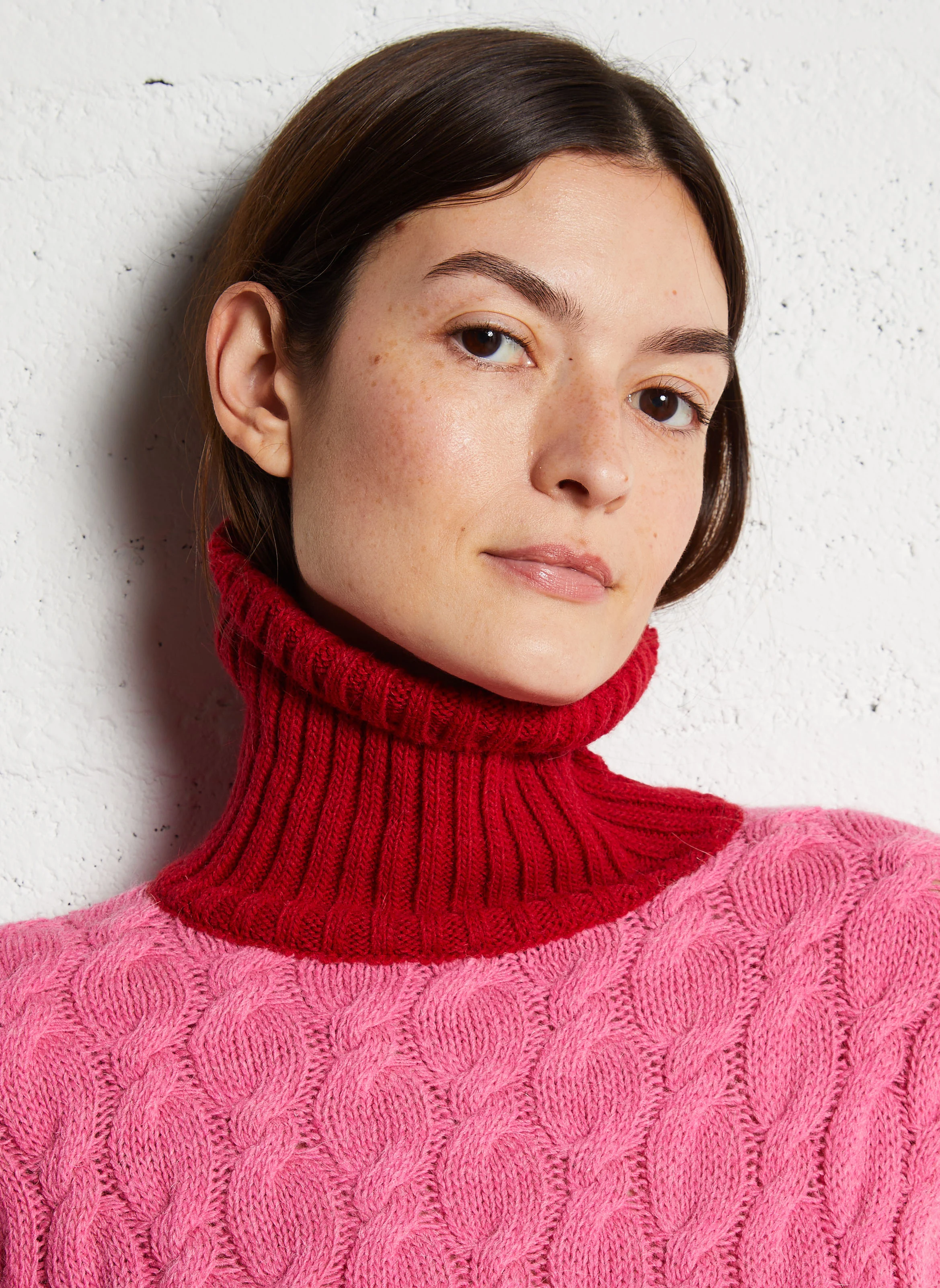 JAZZY - Pull col roulé en maille torsadée | Rose