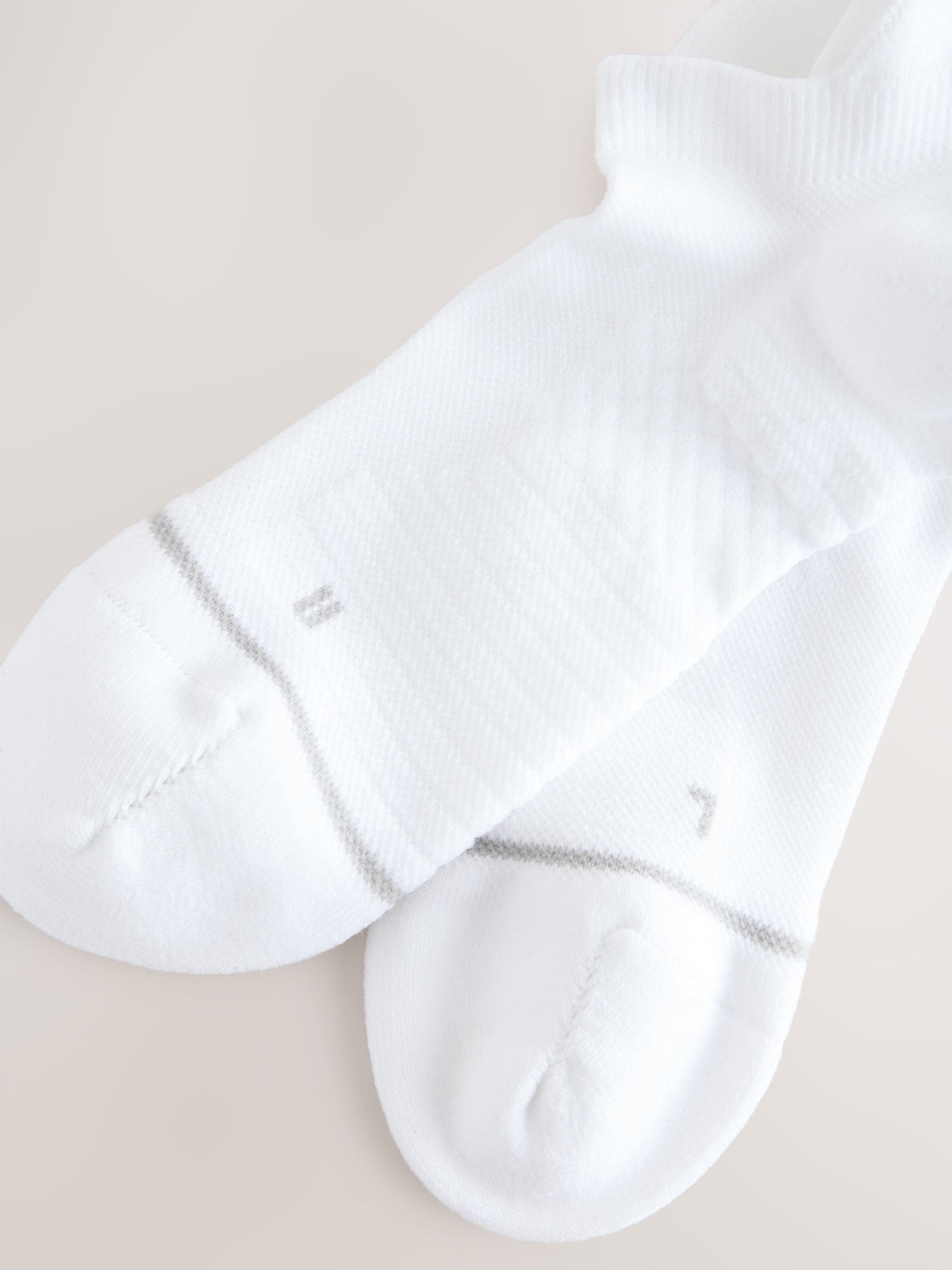 Wit - Active Cushioned Sports Trainer Socks 4 Pack