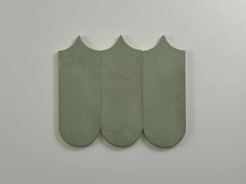 Tegelsample: Jabo Alure wandtegel licht groen visschub 8x21.5cm