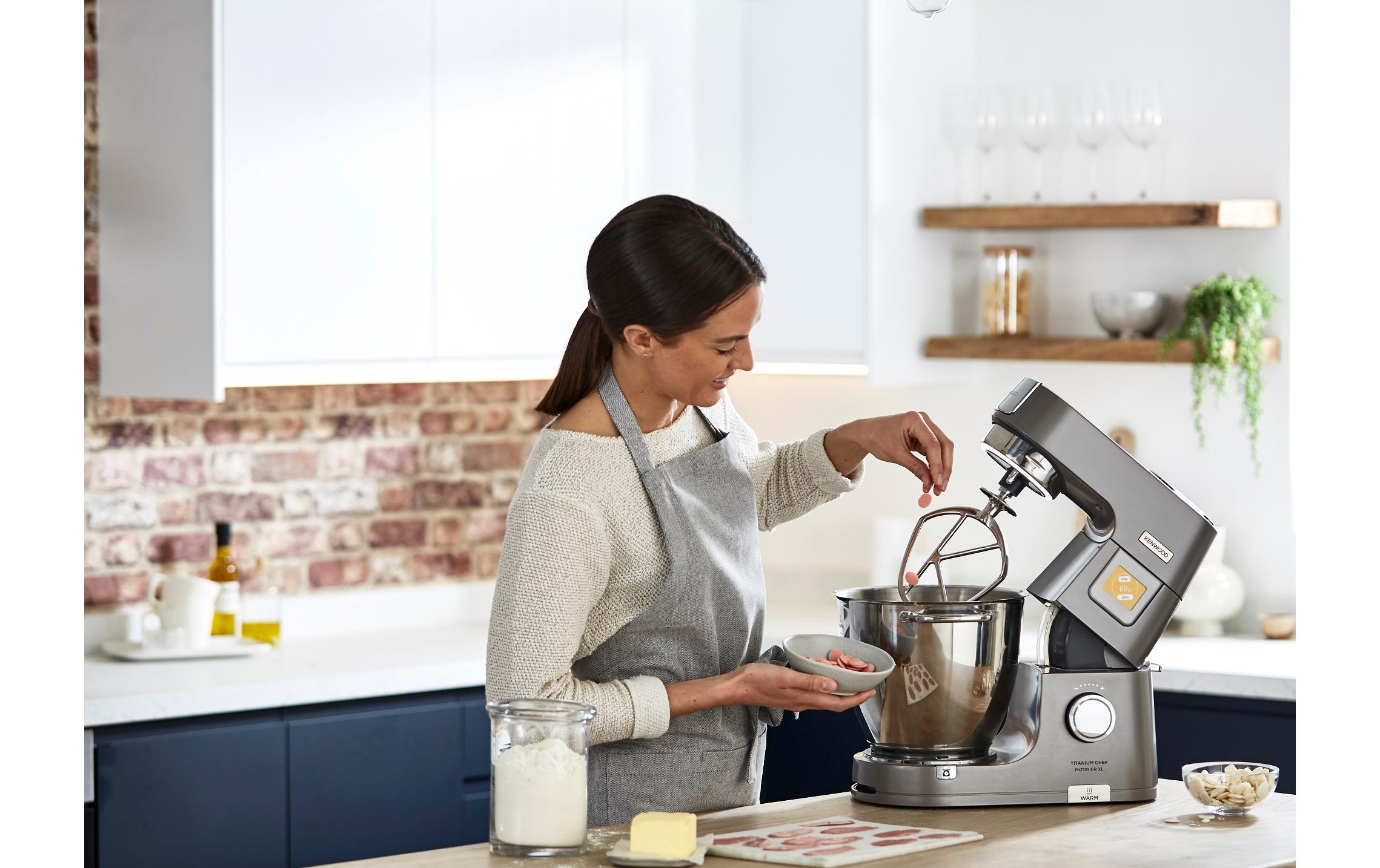 Küchenmaschine Titanium Chef Patissier XL Silber<br>Vielseitiges Küchengerät mit Wärm- und Wiegefunktion