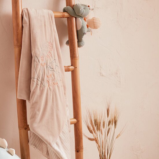 Tiga, Stegi & Ops Couverture TSO en Veloudoux   Beige        100 x 140 cm   de               Noukies