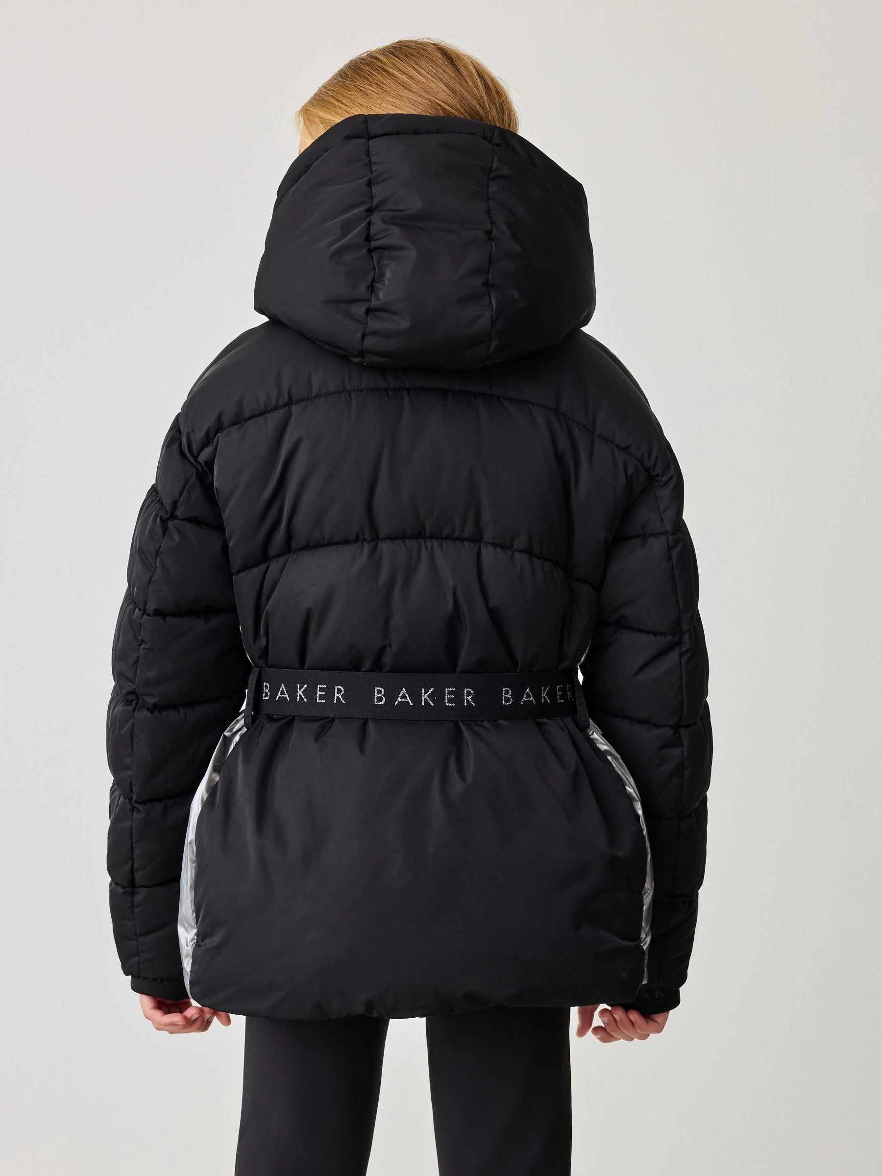 Baker by Ted Baker Regenbestendige Zwarte Gevoerde Jas met Ceintuur en Panelen