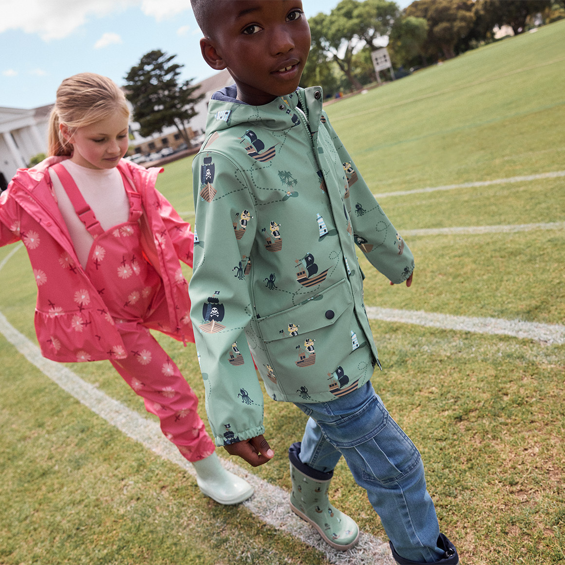 Topolino Jungen Regenjacke mit Piraten-Motiven oliv