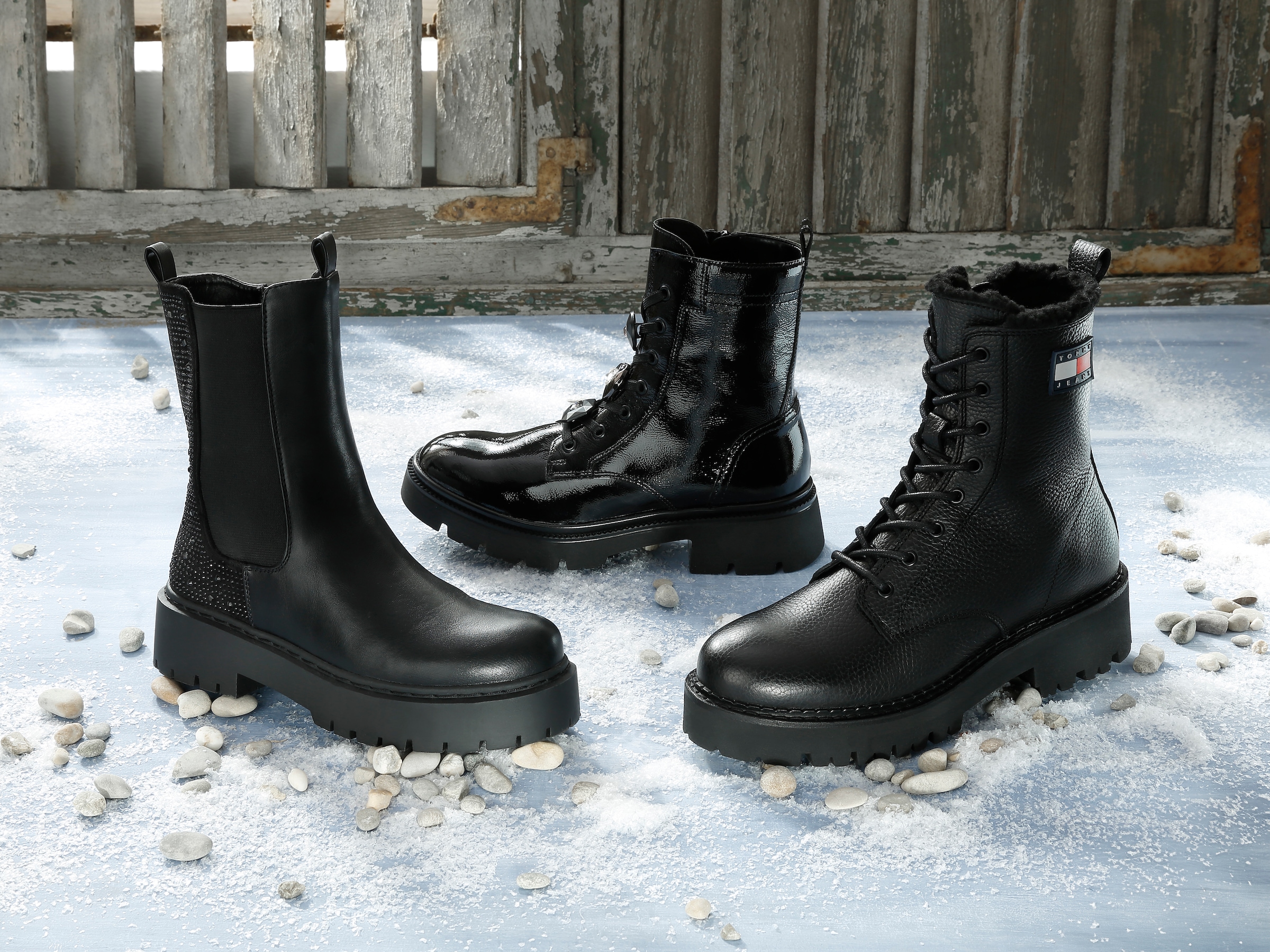 Aniston SHOES Chelseaboots  Schlupfboots, Plateaustiefelette, mit Glitzersteine - NEUE KOLLEKTION