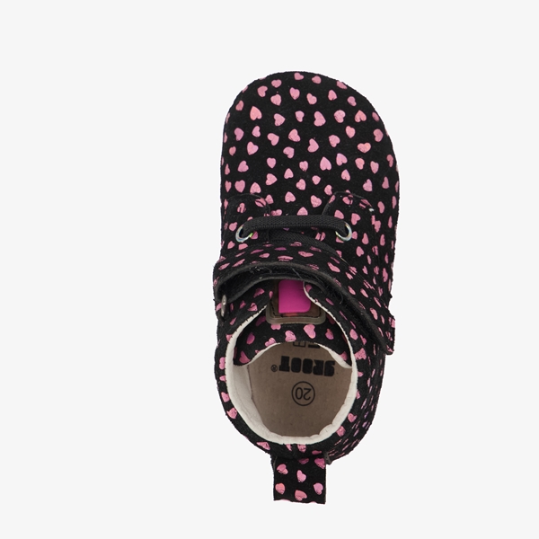 Groot leren babyschoenen zwart met roze hartjes