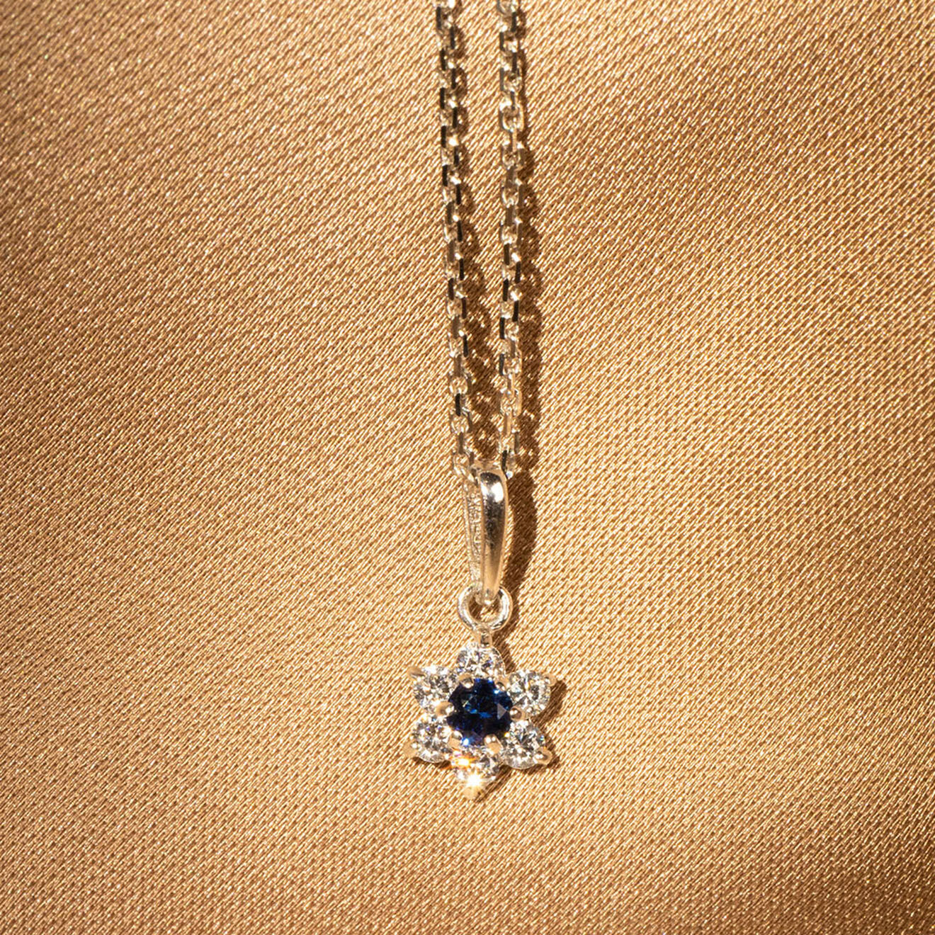 Instant d'Or Pendentif Le Messager Bleu or blanc
