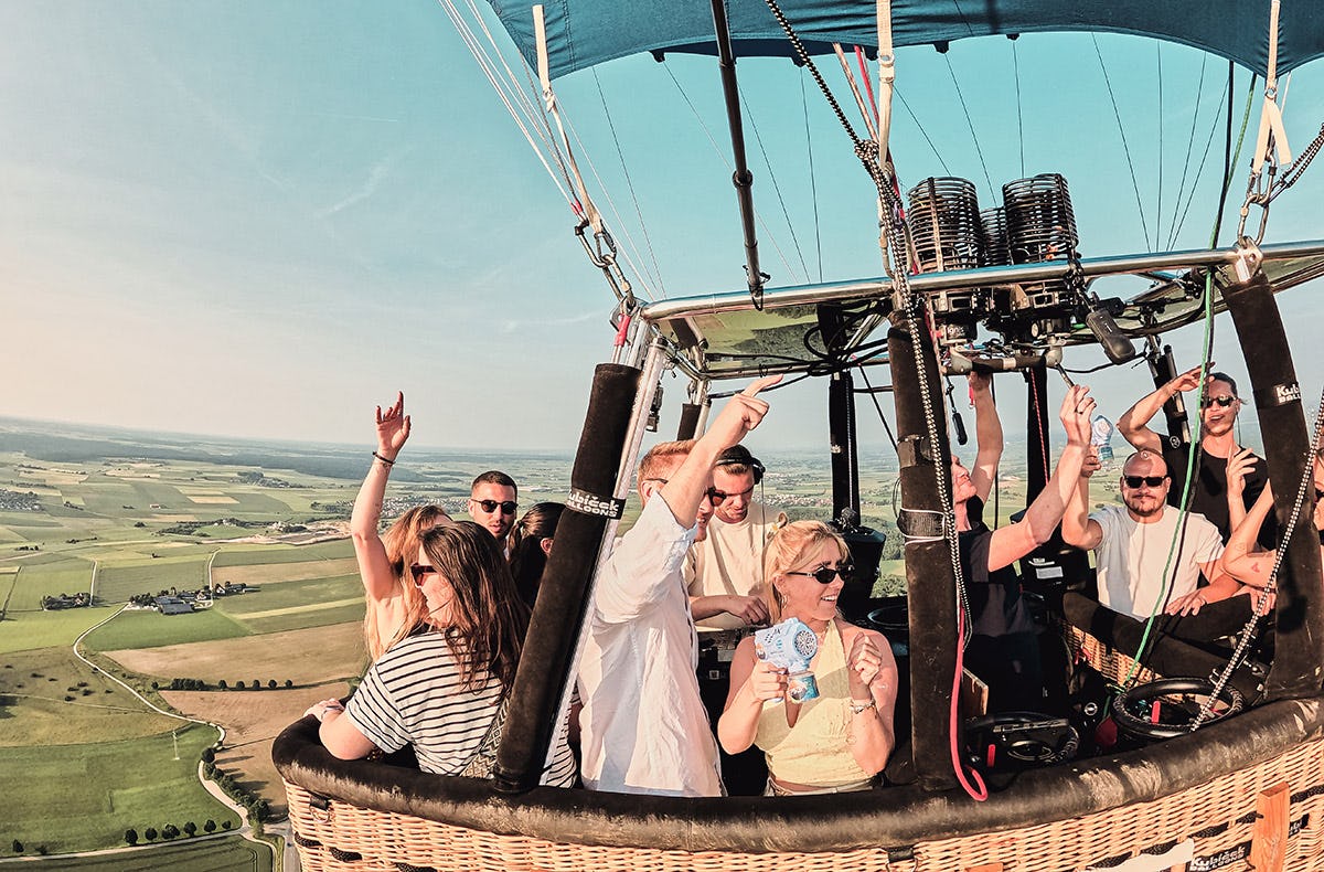 DJ im Ballon - Party auf 1000 Metern (9 Personen)