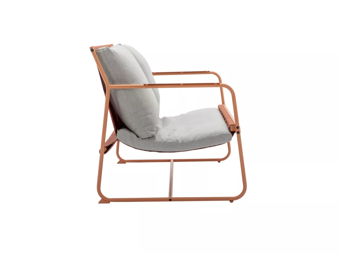 Salon de jardin en acier : 1 canapé 2 places, 2 fauteuils et 2 tables basses - Orange et coussins gris - LASIMO de MYLIA