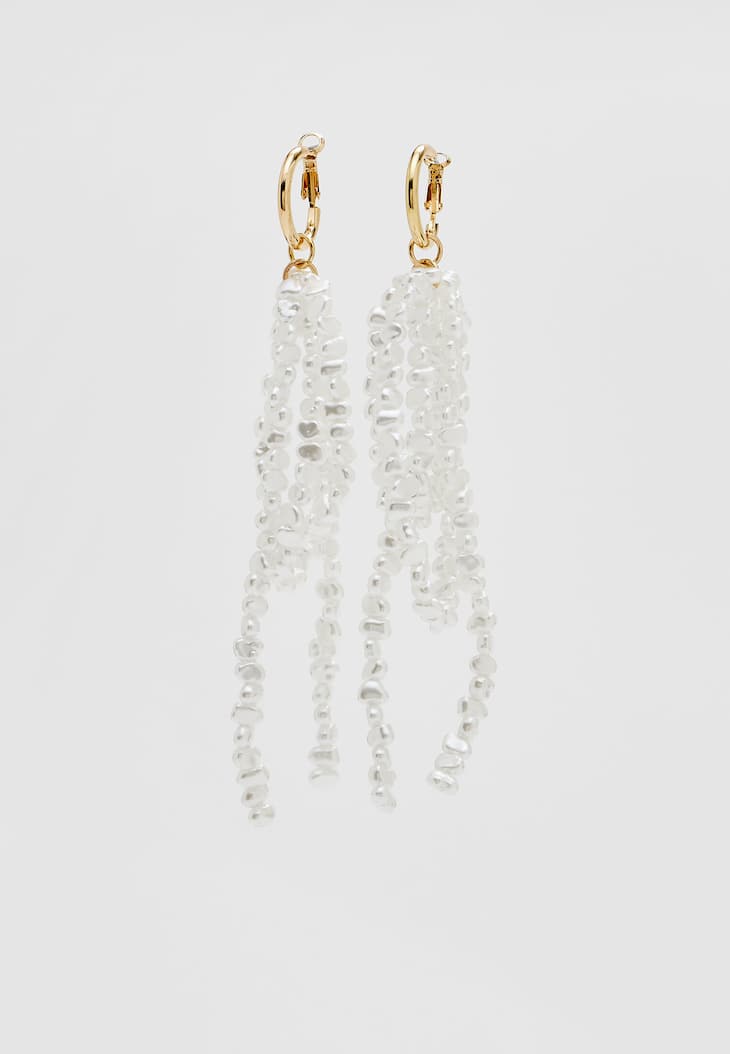 Brincos pendentes de pérola falsa