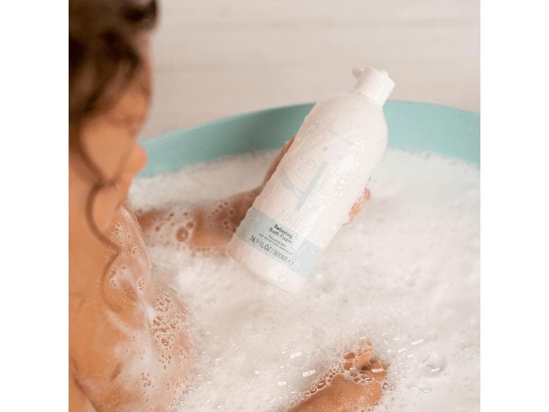 NAÏF Schaumbad Relaxing Bath Foam 500 ml Mildes Baby-Badeschaum für alle Hauttypen