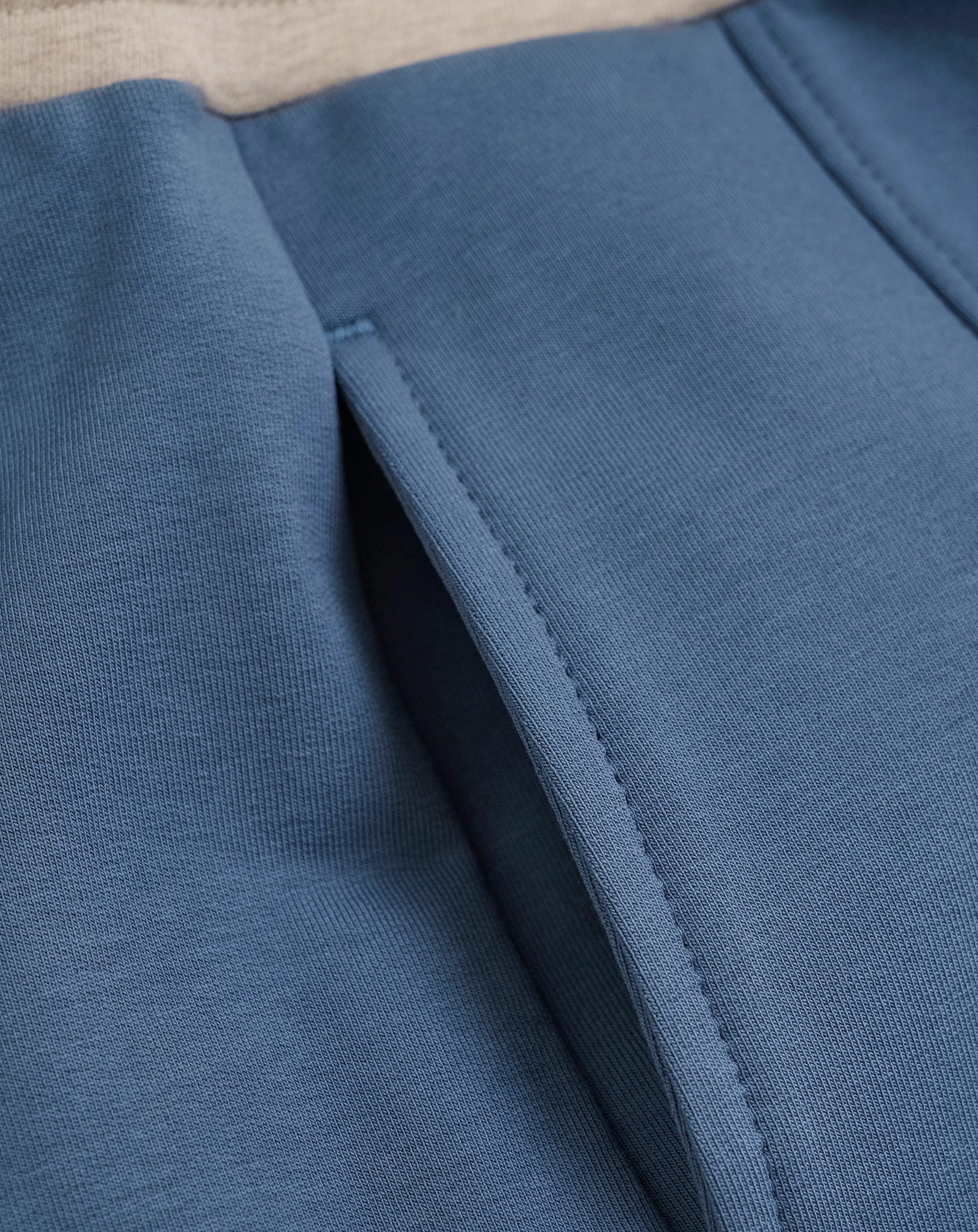 Sweathose HALF&HALF in china blue