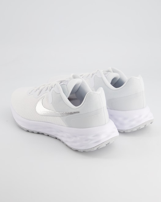 Nike Revolution Sportschuhe in Weiß