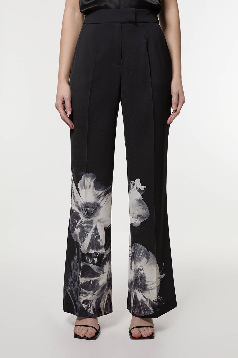 KarenMillen Pantalon à jambe large en crépe taillé sur mesure avec motif floral orné