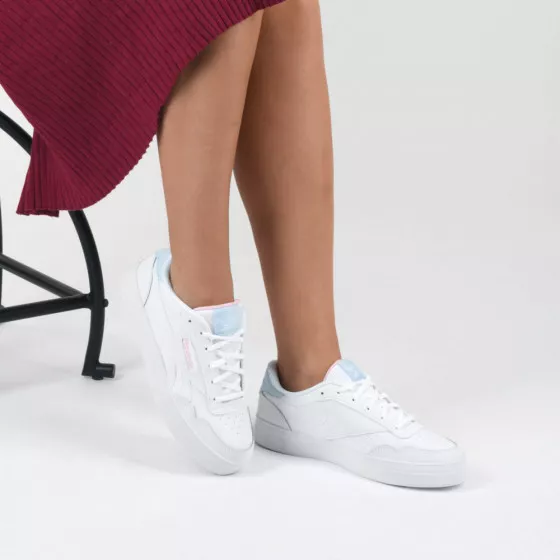 Baskets BLANC REEBOK Court Advance Bold